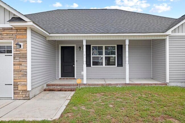 Building Photo - 211 Rowland Dr