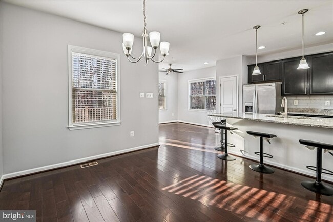 Building Photo - 7523 Holly Ridge Dr