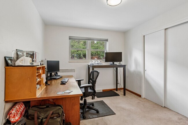 Building Photo - 3 bed + 3 bath / Ranch with Full Finished Basement!