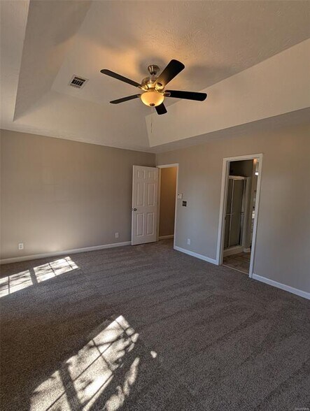 Building Photo - 45 Honeysuckle Ct