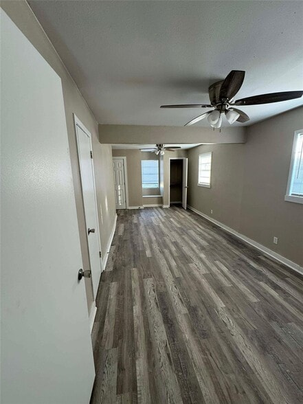 Building Photo - 5208 Aztec Dr