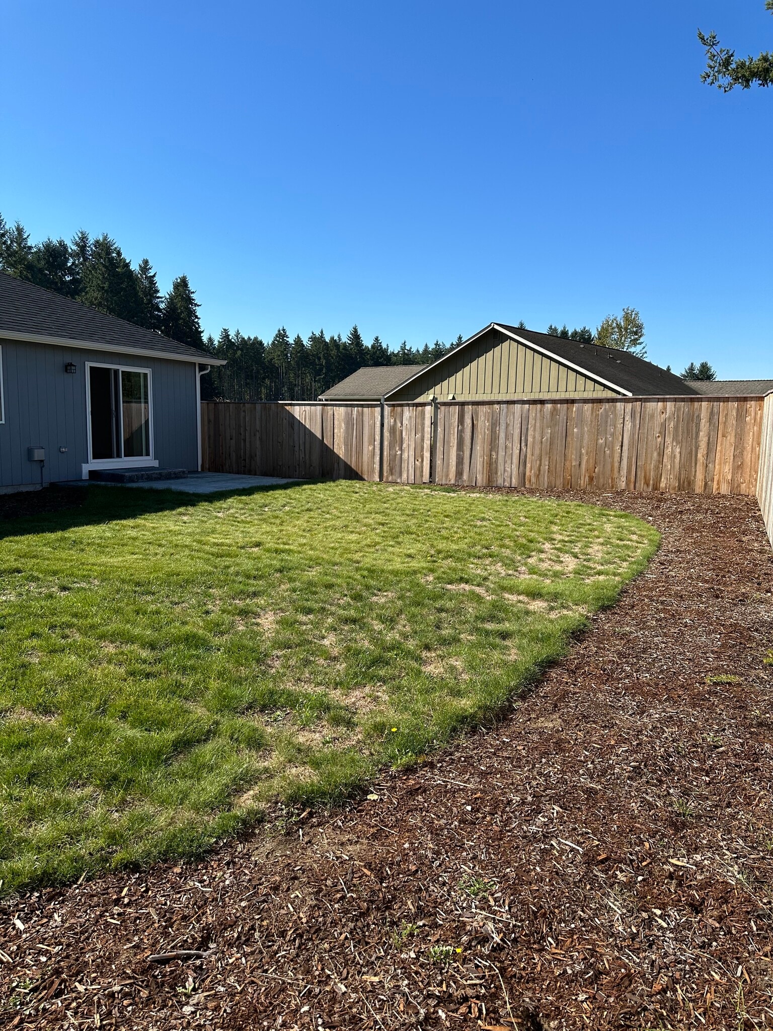 Backyard- fenced - 6704 Summerset Dr SE
