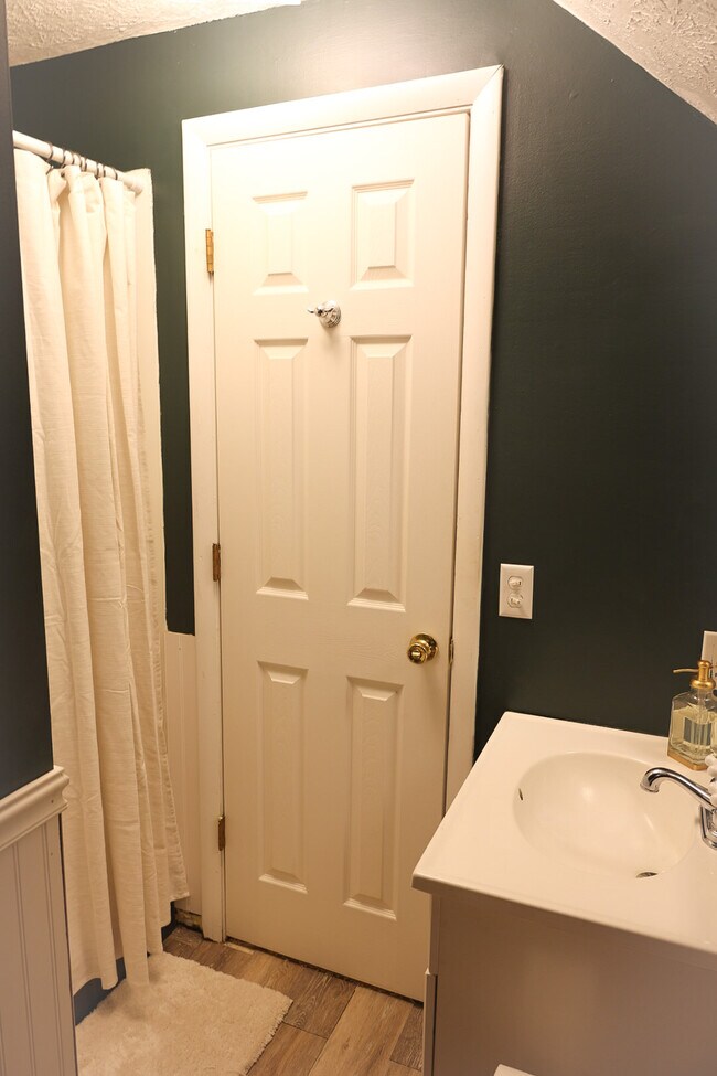 Building Photo - 1523 N Hershey Rd