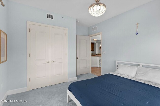 Building Photo - 525 3rd St N