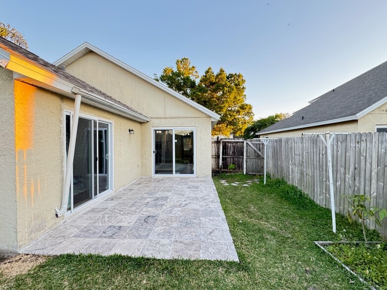 Building Photo - 10313 Crystal Point Dr