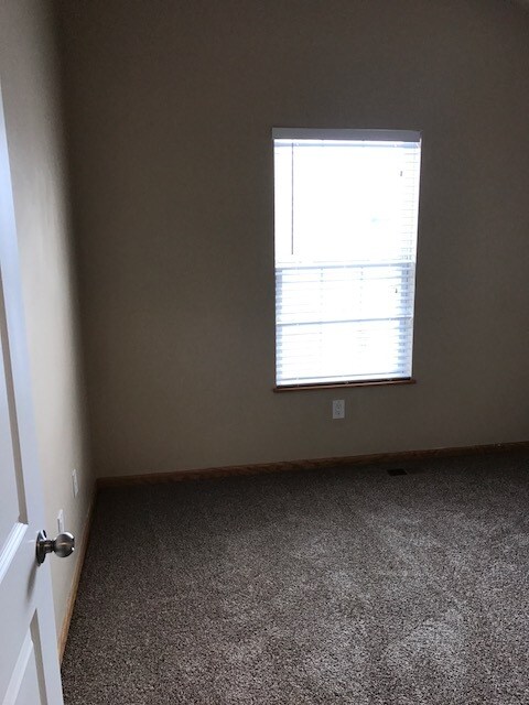 Building Photo - 3130 SW Arlan Ln