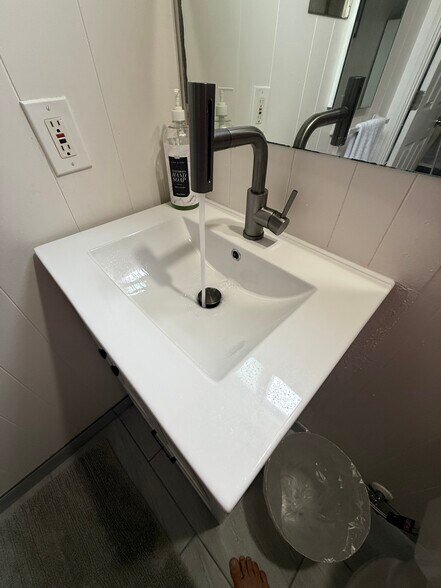 Building Photo - 1812 Hornblend St