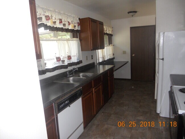 Building Photo - ONE07