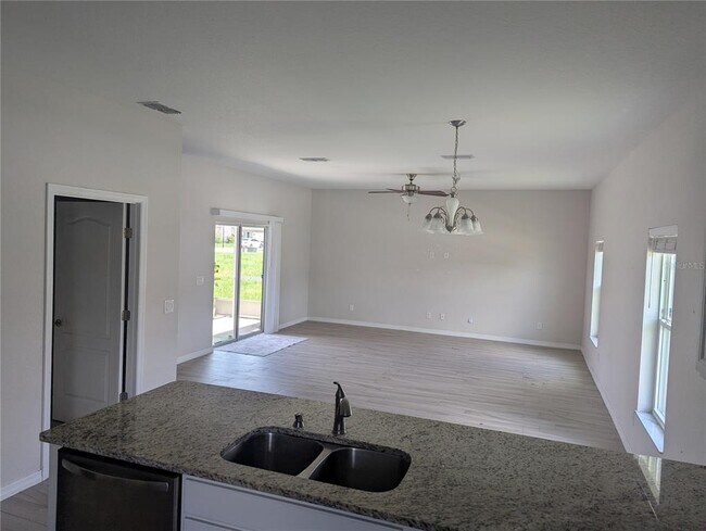 Building Photo - 1357 Salisbury Dr