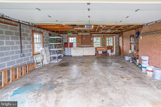 Building Photo - 5001 Ninian Ct