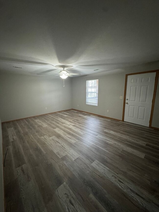 Building Photo - 817-B W. Old Route 66