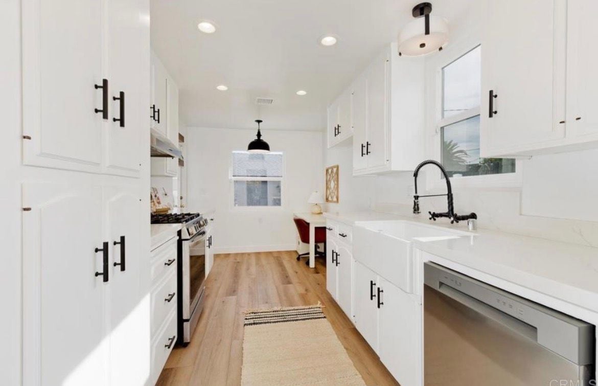 Building Photo - 4657 Lenore Dr