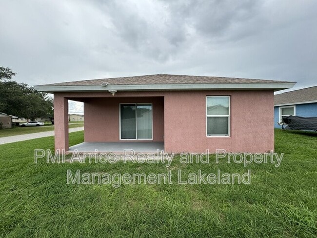 Building Photo - 972 Lake Lure Loop E