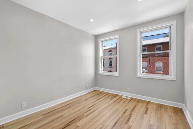 Building Photo - 216 S Castle St