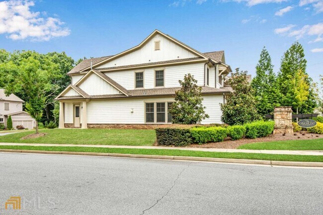 Building Photo - 600 Thornhill Ln