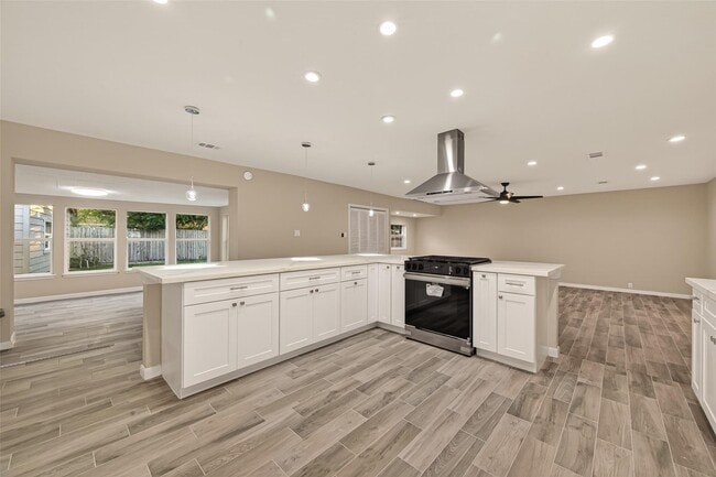 Building Photo - 11206 Huggins Dr