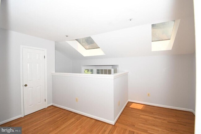 Building Photo - 601 N Tazewell St