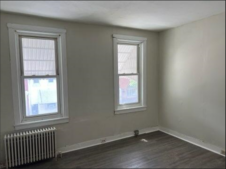 Building Photo - 137 S 11th St