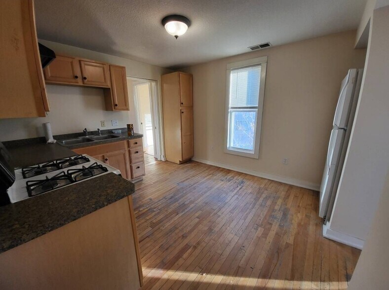 Building Photo - 3311 Pleasant Ave