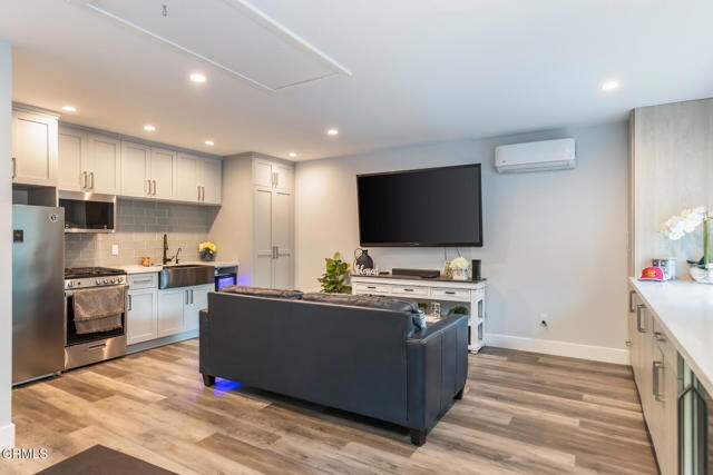 Building Photo - 4816 Indianola Way