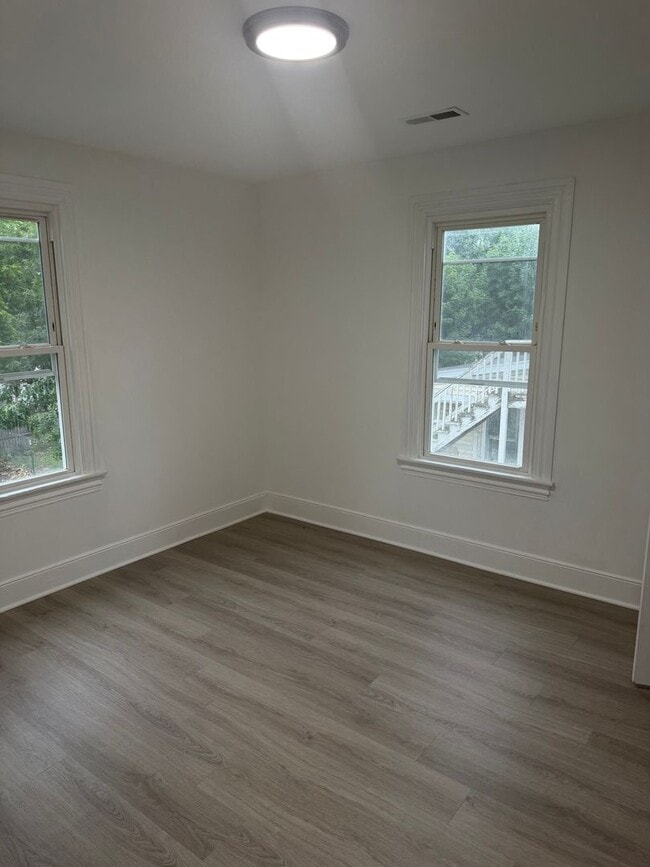 Building Photo - Newly Renovated Move-In Ready 4 Bed, 1.5 Bath Home in Millville