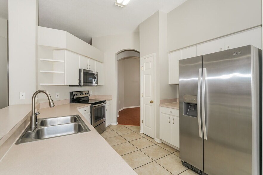 Building Photo - 4649 Roundview Ct