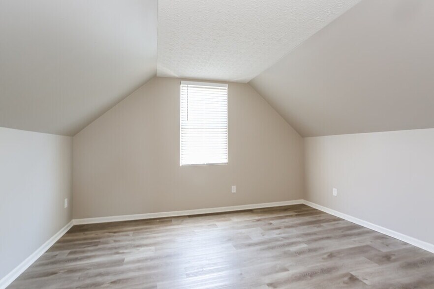 Building Photo - 7774 Jefferson Run