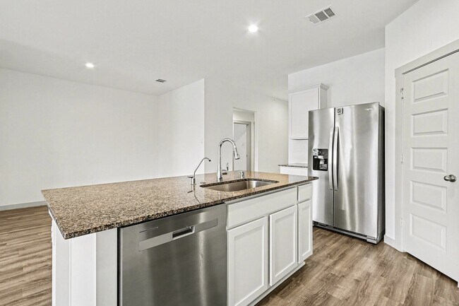 Building Photo - 9926 Palm Royal Dr