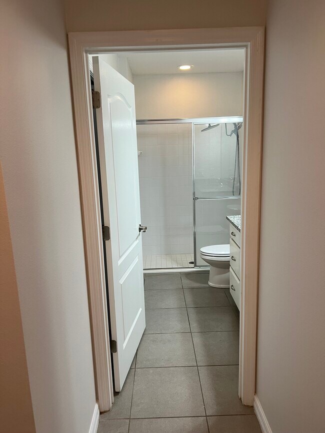 Building Photo - 600 Northern Way