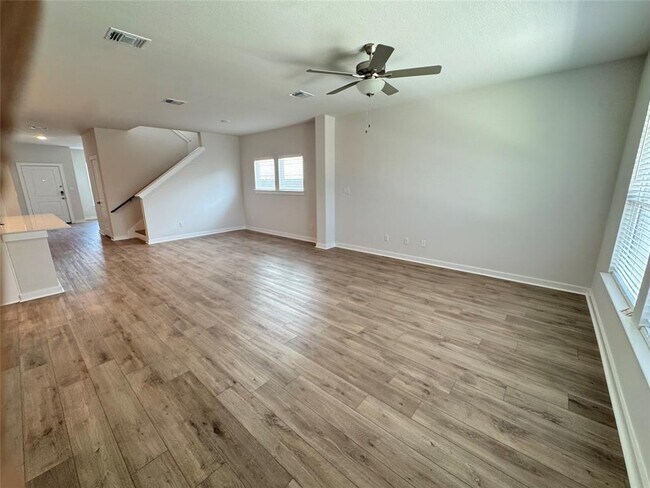 Building Photo - 112 Corn Ln