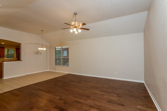 Building Photo - 4807 Barboli St