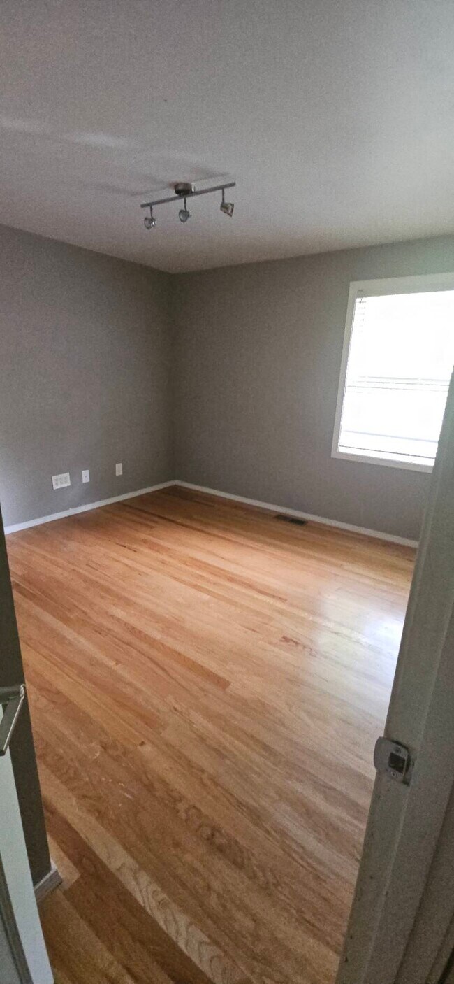 Building Photo - 16248 NE 29th St