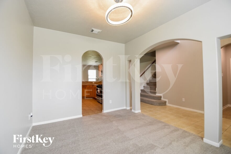 Building Photo - 10803 Goldfinch Rd