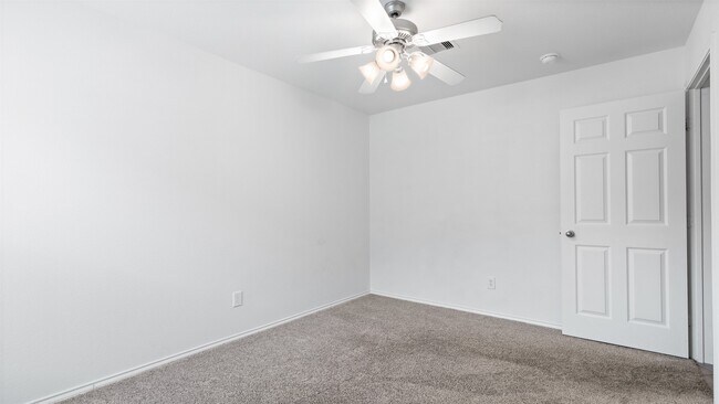 Building Photo - 22848 Lantern Hills Dr