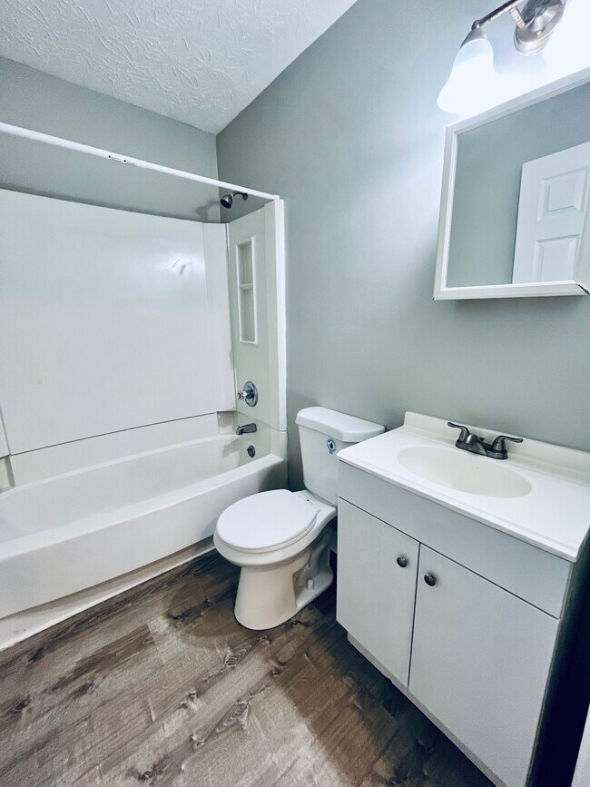 Building Photo - 4417 Sunset Ave