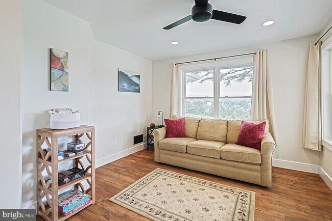 Building Photo - 790 Bendersville Wenksville Rd