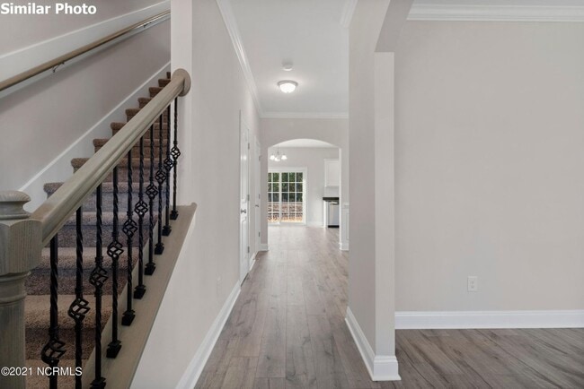 Building Photo - 4 Bedroom with flex space