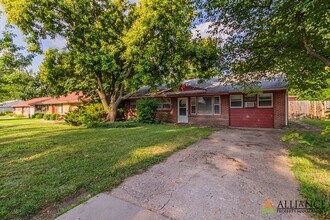 Building Photo - 1525 Hartford Rd
