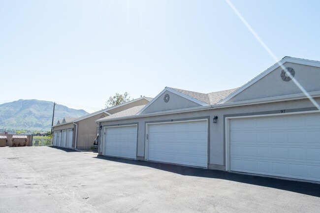 Building Photo - 97 Penhurst Pl