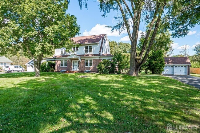 Building Photo - 338 Buckelew Ave