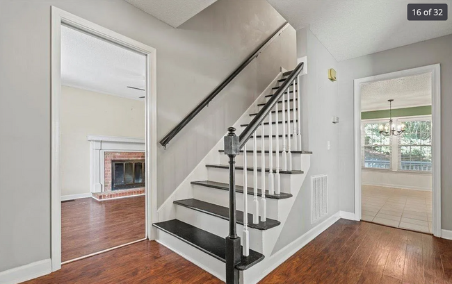 Stairs - 1515 Tanglewood Cir