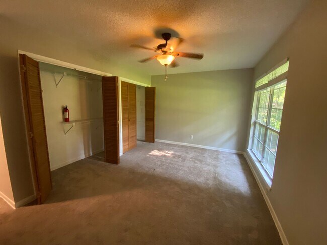 Building Photo - Dream Coastal Living in Neptune Beach!