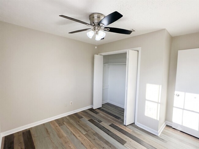 Building Photo - 302 Morningside Dr