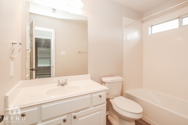 Building Photo - 18421 Sunrise Pines Dr