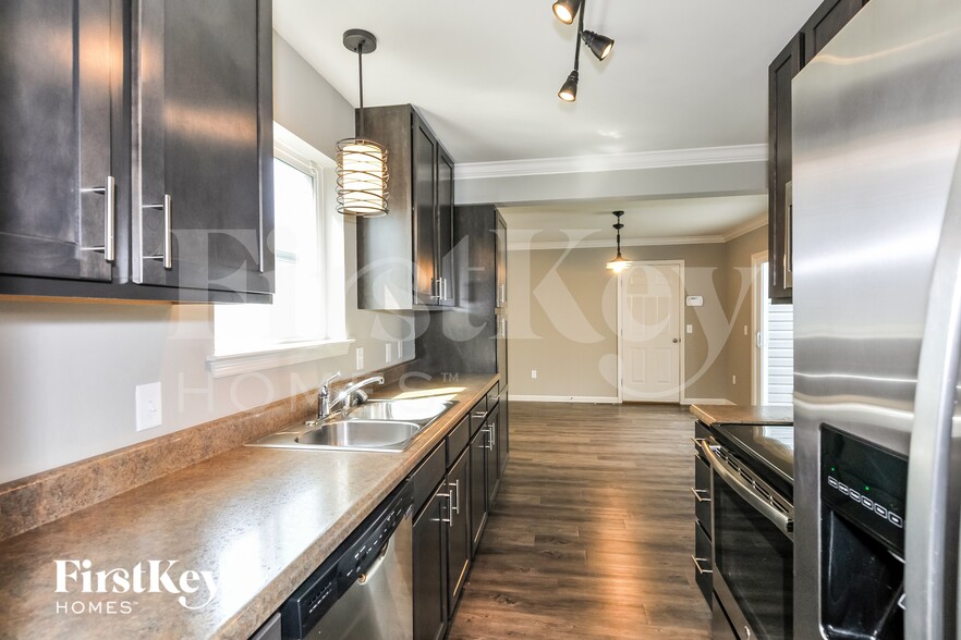Building Photo - 1007 Carpathian Dr