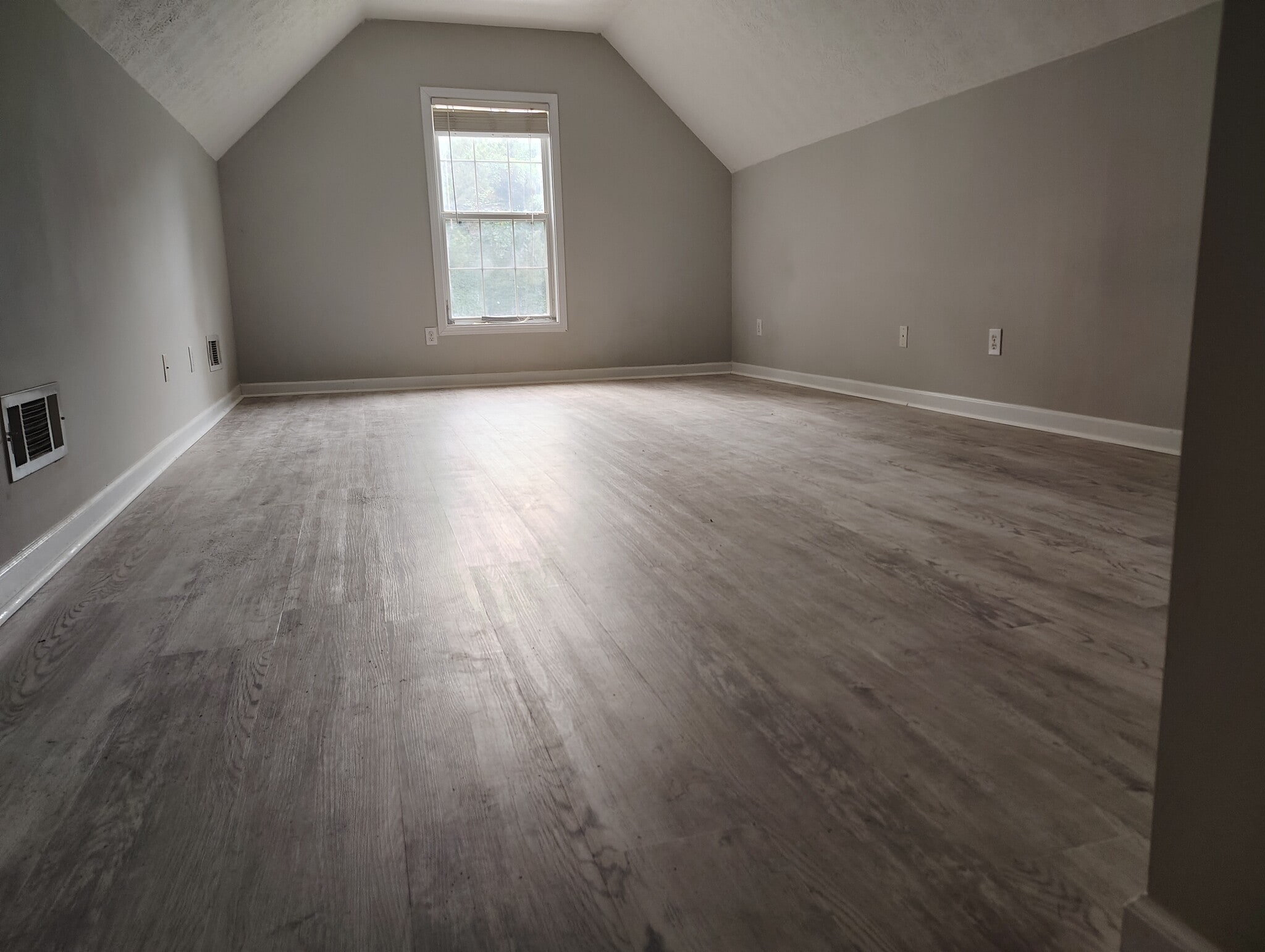 1st bedroom - 5679 Post Mill Ct