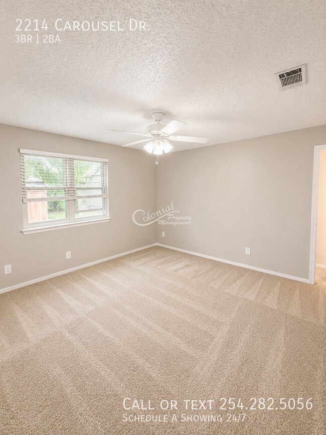 Building Photo - 2214 Carousel Dr
