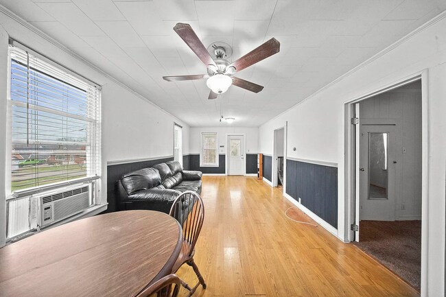 Building Photo - 1816 Pike St