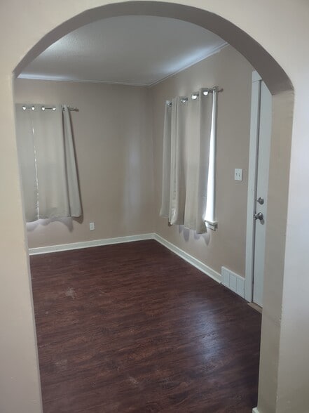 Building Photo - 1416 Forrest St