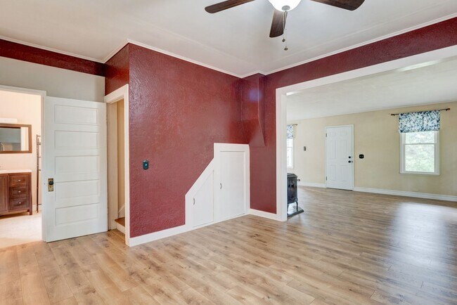 Building Photo - 1302 - Wang Crosby Properties